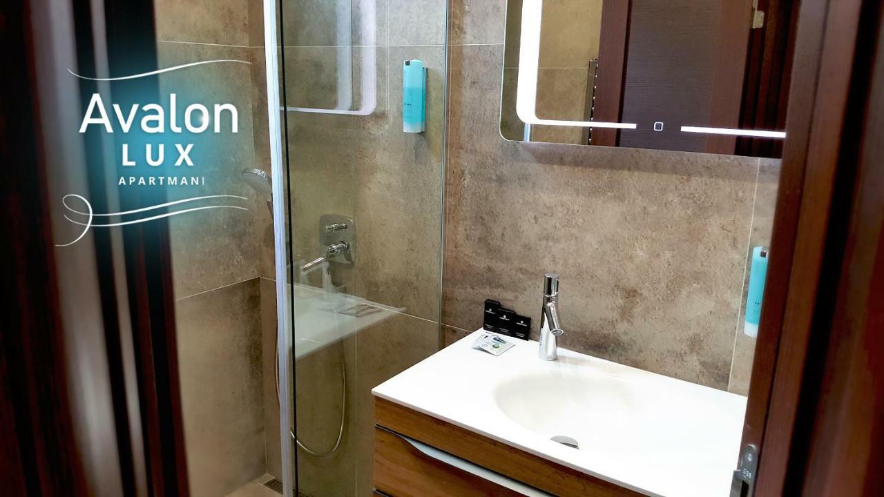 Avalon Lux Studio Apartment Novi Sad Buitenkant foto